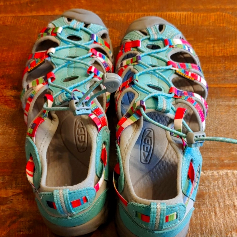 Keen sandals girls size 6 fits like women' 7.5 to